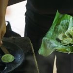 5-making-sweet-balinese-cake(laklak)